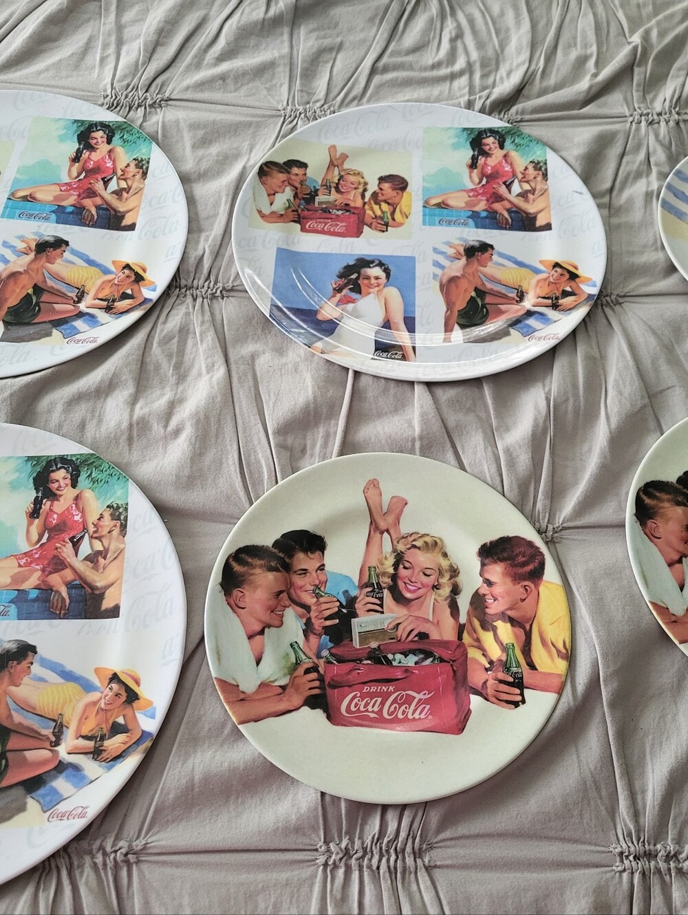 Coca-Cola Retro Beach Pin-Up Plate – Red, Yellow, Blue